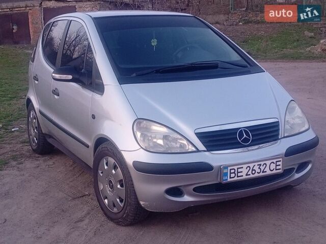 Серый Мерседес А класс, объемом двигателя 1.69 л и пробегом 175 тыс. км за 3000 $, фото 1 на Automoto.ua