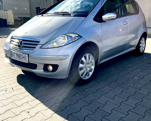 Серый Мерседес А класс, объемом двигателя 1.99 л и пробегом 278 тыс. км за 4900 $, фото 1 на Automoto.ua