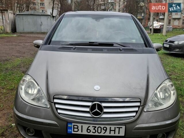 Сірий Мерседес А клас, об'ємом двигуна 2 л та пробігом 286 тис. км за 4700 $, фото 1 на Automoto.ua