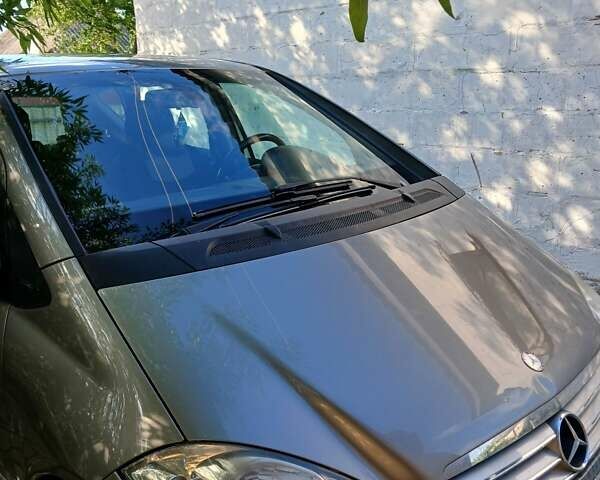 Сірий Мерседес А клас, об'ємом двигуна 2 л та пробігом 335 тис. км за 3600 $, фото 1 на Automoto.ua