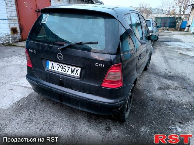 Серый Мерседес А класс, объемом двигателя 1.7 л и пробегом 200 тыс. км за 1200 $, фото 1 на Automoto.ua