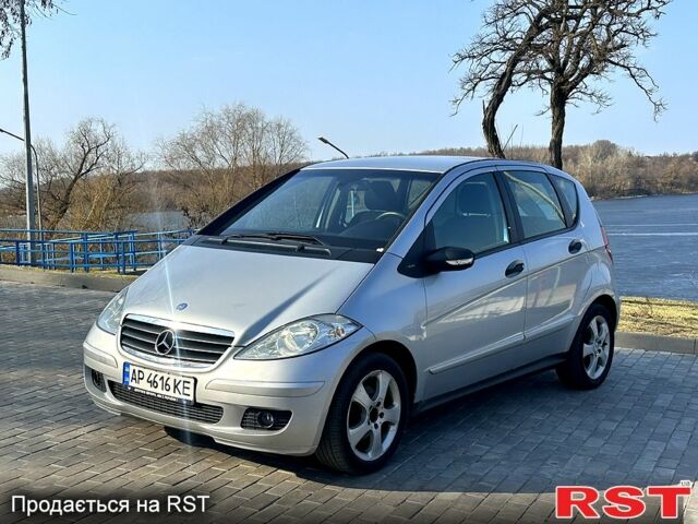 Сірий Мерседес А клас, об'ємом двигуна 2 л та пробігом 240 тис. км за 4250 $, фото 1 на Automoto.ua