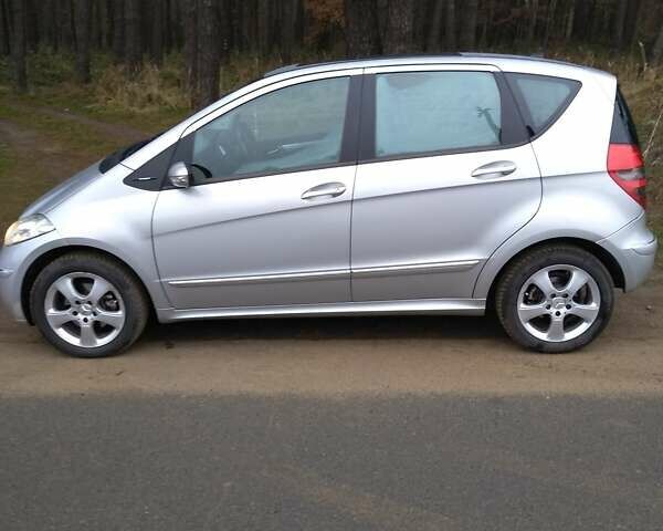 Серый Мерседес А класс, объемом двигателя 2 л и пробегом 242 тыс. км за 5200 $, фото 1 на Automoto.ua