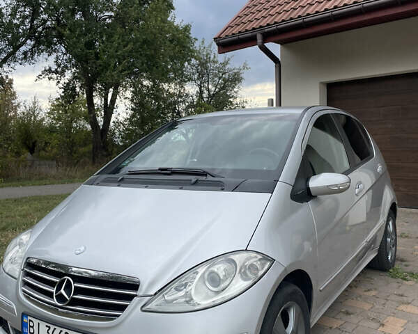 Сірий Мерседес А клас, об'ємом двигуна 2 л та пробігом 284 тис. км за 4800 $, фото 1 на Automoto.ua