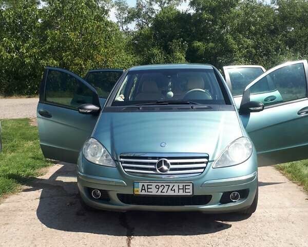 Серый Мерседес А класс, объемом двигателя 2 л и пробегом 263 тыс. км за 6500 $, фото 1 на Automoto.ua