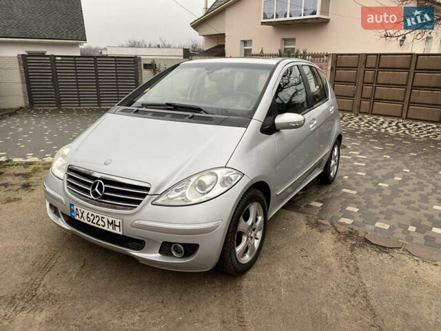 Серый Мерседес А класс, объемом двигателя 1.99 л и пробегом 215 тыс. км за 5350 $, фото 1 на Automoto.ua