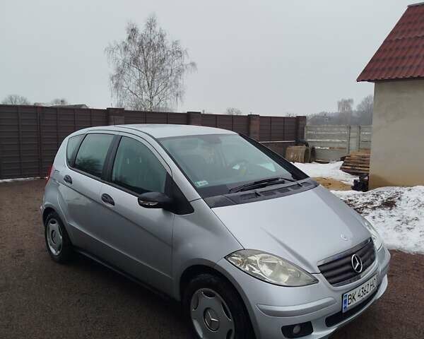 Серый Мерседес А класс, объемом двигателя 1.99 л и пробегом 238 тыс. км за 4750 $, фото 1 на Automoto.ua