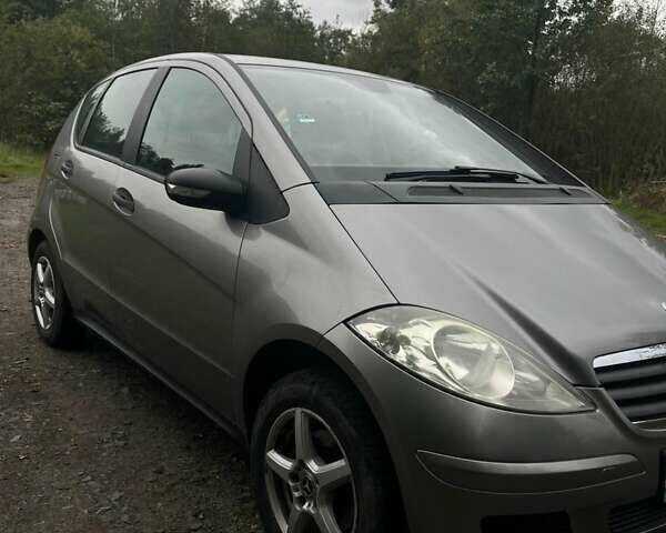 Мерседес А класс 2006 в Радехове на Automoto.ua Серый Мерседес А класс, объемом двигателя 1.5 л и пробегом 240 тыс. км за 4800 $, фото 1 на Automoto.ua