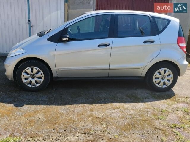 Серый Мерседес А класс, объемом двигателя 1.5 л и пробегом 235 тыс. км за 4200 $, фото 1 на Automoto.ua