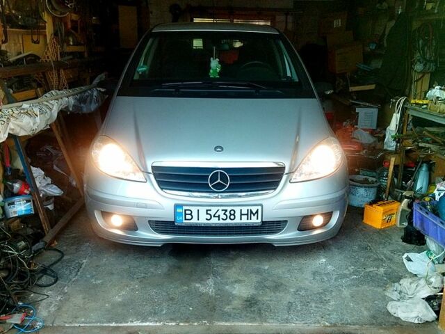 Серый Мерседес А класс, объемом двигателя 2 л и пробегом 200 тыс. км за 5100 $, фото 1 на Automoto.ua