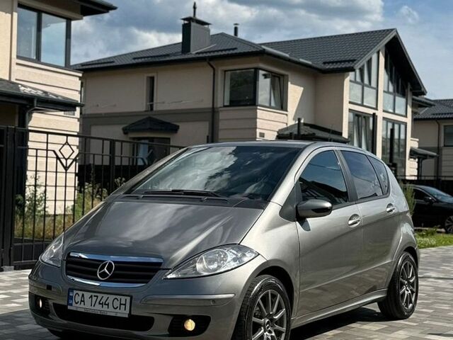 Сірий Мерседес А клас, об'ємом двигуна 1.5 л та пробігом 300 тис. км за 4800 $, фото 1 на Automoto.ua
