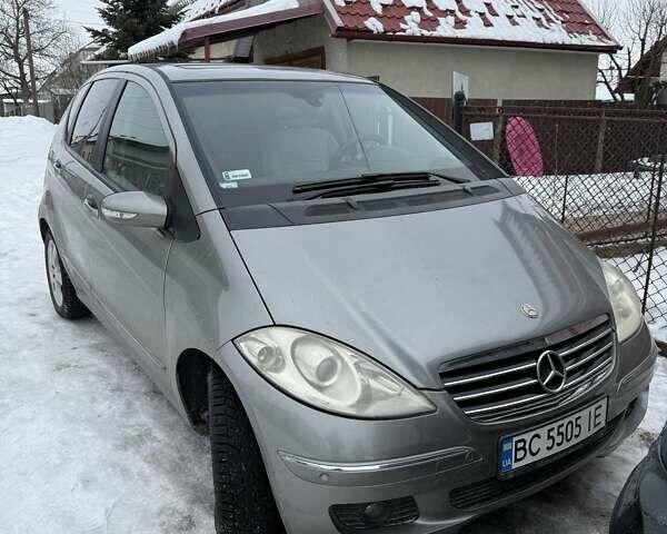 Серый Мерседес А класс, объемом двигателя 1.99 л и пробегом 241 тыс. км за 5700 $, фото 1 на Automoto.ua