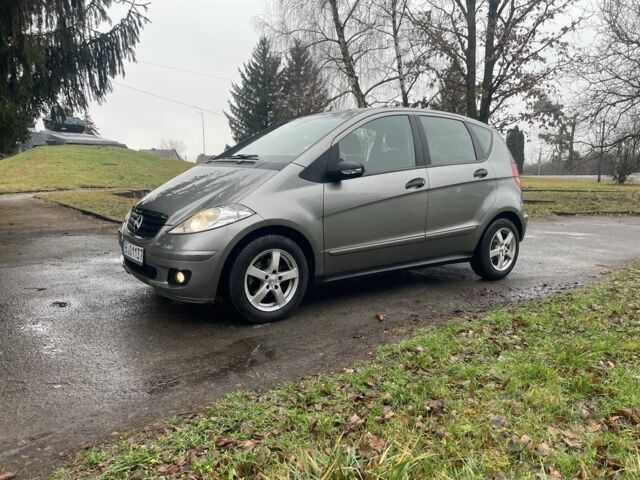 Сірий Мерседес А клас, об'ємом двигуна 2 л та пробігом 200 тис. км за 3513 $, фото 1 на Automoto.ua