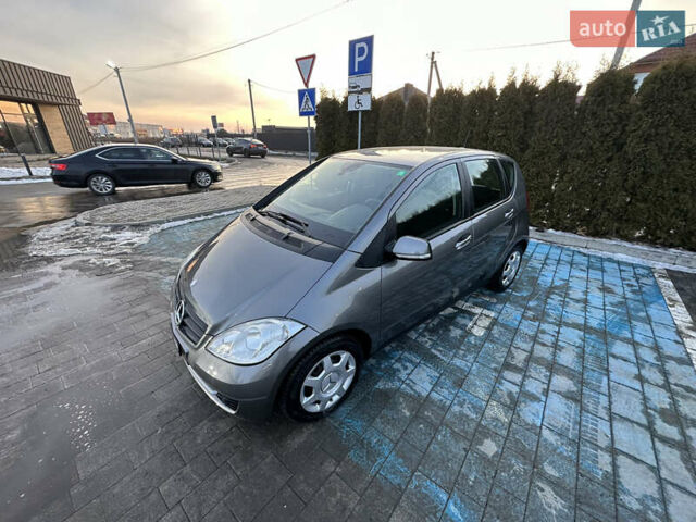 Серый Мерседес А класс, объемом двигателя 1.7 л и пробегом 118 тыс. км за 6750 $, фото 1 на Automoto.ua