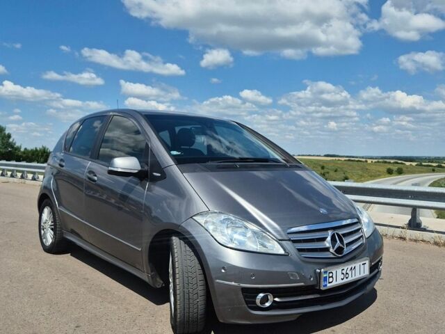 Сірий Мерседес А клас, об'ємом двигуна 2 л та пробігом 310 тис. км за 4900 $, фото 1 на Automoto.ua