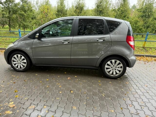 Сірий Мерседес А клас, об'ємом двигуна 2 л та пробігом 225 тис. км за 7200 $, фото 1 на Automoto.ua