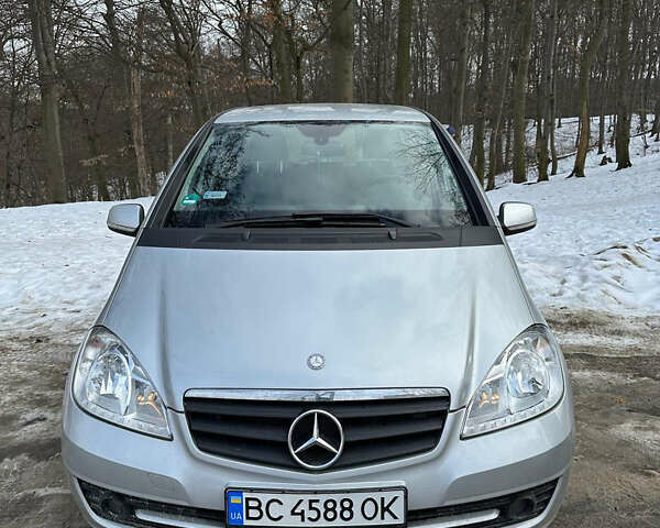 Сірий Мерседес А клас, об'ємом двигуна 1.5 л та пробігом 77 тис. км за 8100 $, фото 1 на Automoto.ua