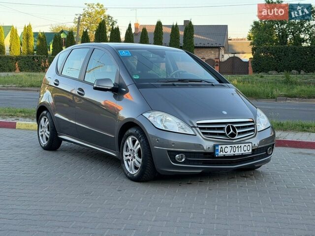 Сірий Мерседес А клас, об'ємом двигуна 2 л та пробігом 219 тис. км за 7200 $, фото 1 на Automoto.ua