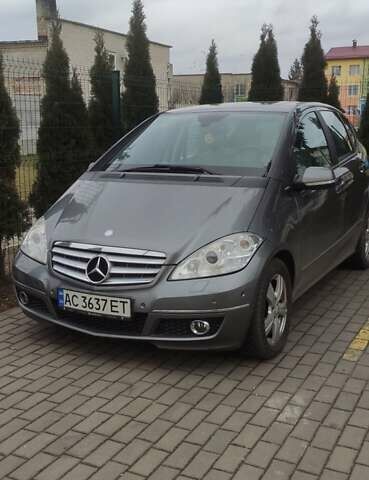 Серый Мерседес А класс, объемом двигателя 1.99 л и пробегом 234 тыс. км за 9100 $, фото 1 на Automoto.ua