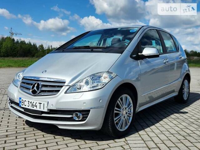 Серый Мерседес А класс, объемом двигателя 1.7 л и пробегом 76 тыс. км за 8700 $, фото 1 на Automoto.ua