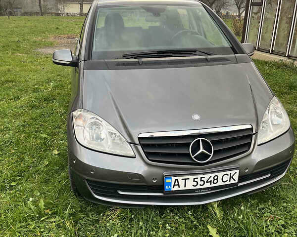 Серый Мерседес А класс, объемом двигателя 1.99 л и пробегом 234 тыс. км за 9500 $, фото 1 на Automoto.ua