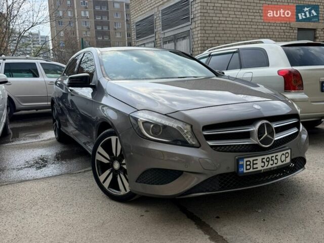 Серый Мерседес А класс, объемом двигателя 1.46 л и пробегом 156 тыс. км за 16000 $, фото 1 на Automoto.ua