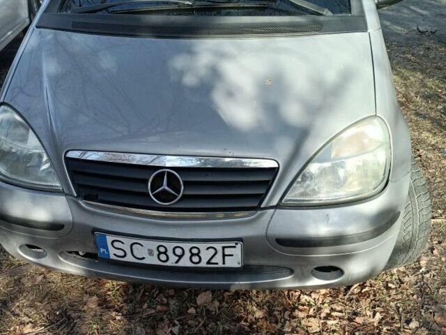 Серый Мерседес А класс, объемом двигателя 2 л и пробегом 300 тыс. км за 1600 $, фото 1 на Automoto.ua