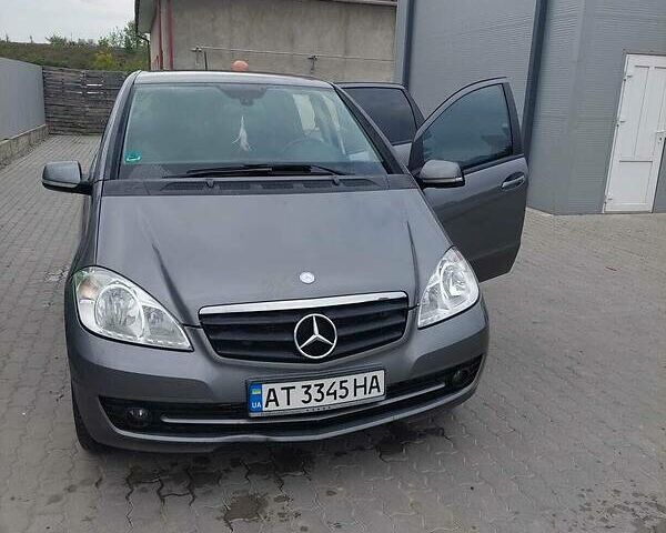 Сірий Мерседес А клас, об'ємом двигуна 2 л та пробігом 22 тис. км за 7300 $, фото 1 на Automoto.ua