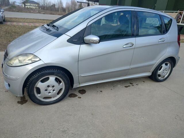 Серый Мерседес А класс, объемом двигателя 2 л и пробегом 280 тыс. км за 4200 $, фото 1 на Automoto.ua