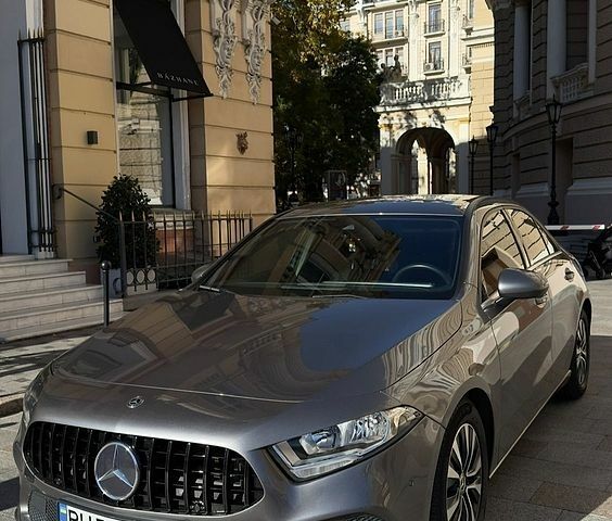 Серый Мерседес А класс, объемом двигателя 1.46 л и пробегом 140 тыс. км за 28500 $, фото 1 на Automoto.ua