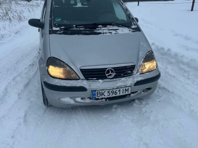 Серый Мерседес А класс, объемом двигателя 1.7 л и пробегом 320 тыс. км за 3200 $, фото 1 на Automoto.ua