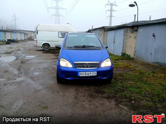 Синий Мерседес А класс, объемом двигателя 1.6 л и пробегом 230 тыс. км за 2499 $, фото 1 на Automoto.ua