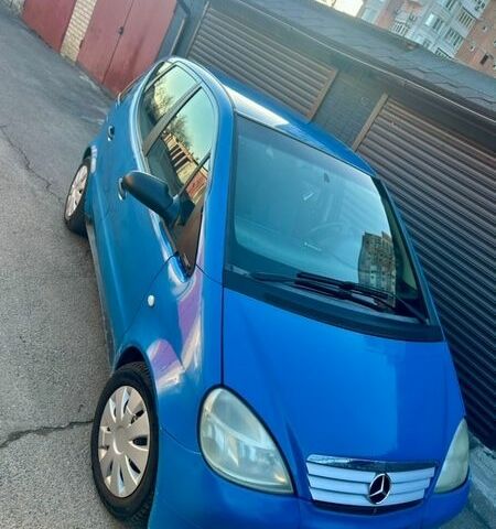 Синій Мерседес А клас, об'ємом двигуна 1.6 л та пробігом 304 тис. км за 1998 $, фото 1 на Automoto.ua