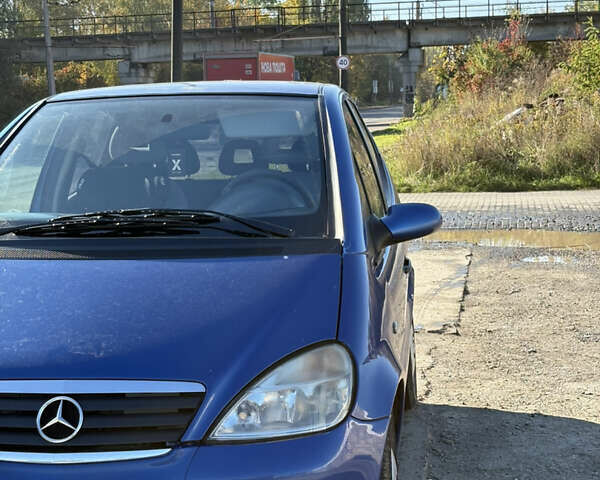 Синий Мерседес А класс, объемом двигателя 1.4 л и пробегом 327 тыс. км за 2700 $, фото 1 на Automoto.ua