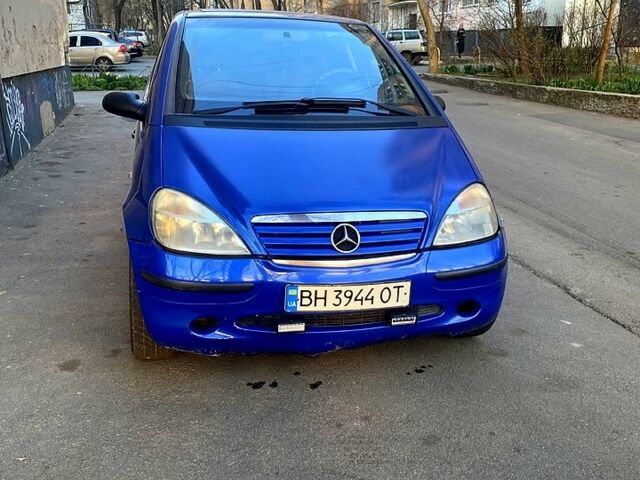 Синій Мерседес А клас, об'ємом двигуна 1.7 л та пробігом 200 тис. км за 3200 $, фото 1 на Automoto.ua