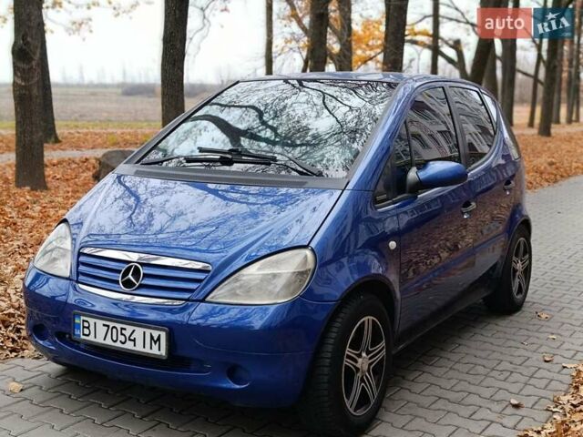 Синий Мерседес А класс, объемом двигателя 1.9 л и пробегом 200 тыс. км за 2000 $, фото 1 на Automoto.ua