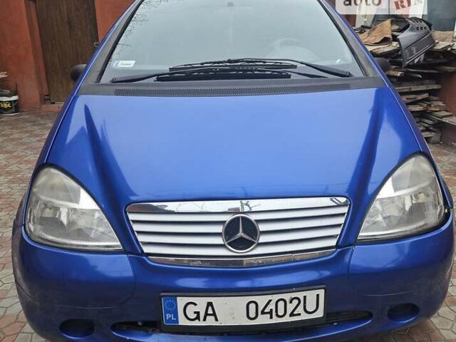 Синий Мерседес А класс, объемом двигателя 1.7 л и пробегом 180 тыс. км за 1200 $, фото 1 на Automoto.ua