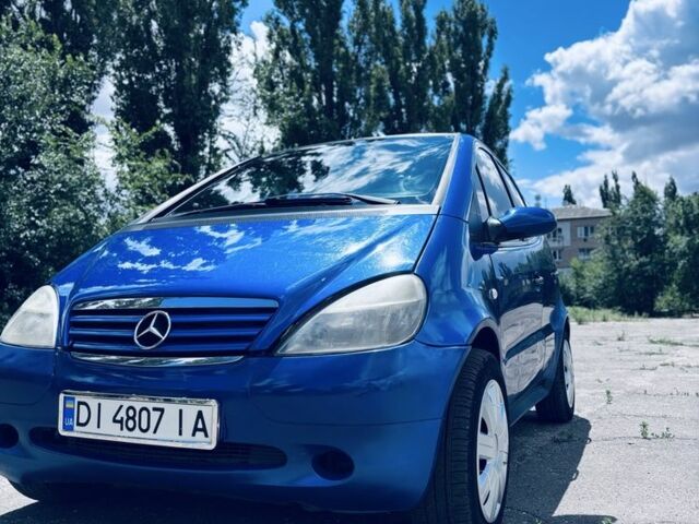 Синій Мерседес А клас, об'ємом двигуна 1.6 л та пробігом 210 тис. км за 2900 $, фото 1 на Automoto.ua