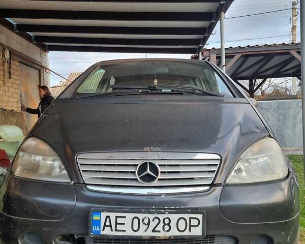 Синій Мерседес А клас, об'ємом двигуна 1.69 л та пробігом 204 тис. км за 2000 $, фото 1 на Automoto.ua