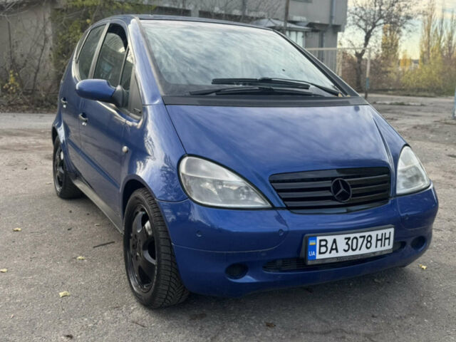 Синий Мерседес А класс, объемом двигателя 1.9 л и пробегом 250 тыс. км за 2999 $, фото 1 на Automoto.ua