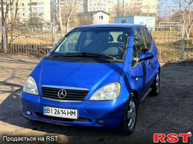 Синий Мерседес А класс, объемом двигателя 1.9 л и пробегом 250 тыс. км за 2750 $, фото 1 на Automoto.ua