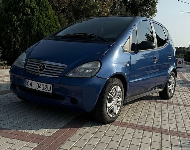 Синій Мерседес А клас, об'ємом двигуна 1.7 л та пробігом 200 тис. км за 1500 $, фото 1 на Automoto.ua