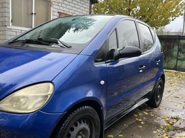 Синий Мерседес А класс, объемом двигателя 1.4 л и пробегом 230 тыс. км за 3500 $, фото 1 на Automoto.ua