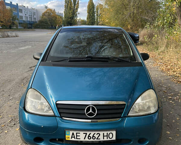 Синий Мерседес А класс, объемом двигателя 1.6 л и пробегом 157 тыс. км за 3300 $, фото 1 на Automoto.ua