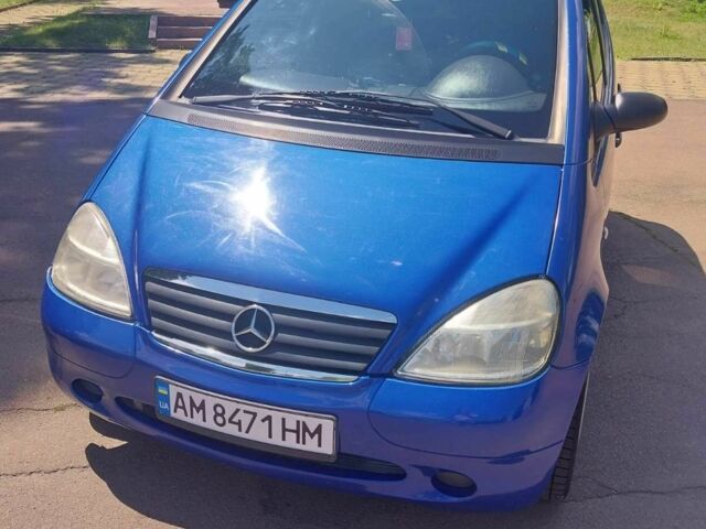 Синий Мерседес А класс, объемом двигателя 1.7 л и пробегом 250 тыс. км за 4200 $, фото 1 на Automoto.ua