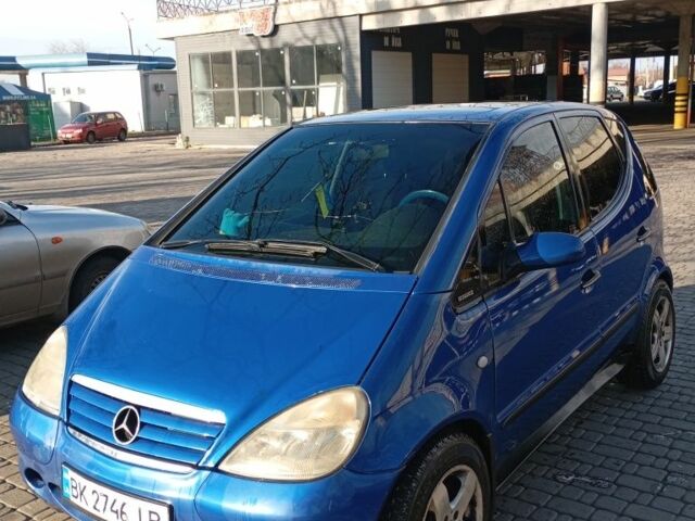 Синий Мерседес А класс, объемом двигателя 1.6 л и пробегом 268 тыс. км за 3200 $, фото 1 на Automoto.ua