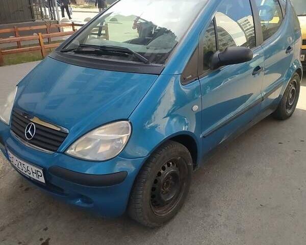 Синий Мерседес А класс, объемом двигателя 1.4 л и пробегом 200 тыс. км за 3600 $, фото 1 на Automoto.ua