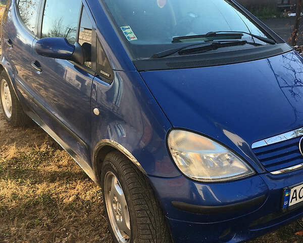Мерседес А класс 2001 в Хусте на Automoto.ua Синий Мерседес А класс, объемом двигателя 1.7 л и пробегом 200 тыс. км за 2800 $, фото 1 на Automoto.ua