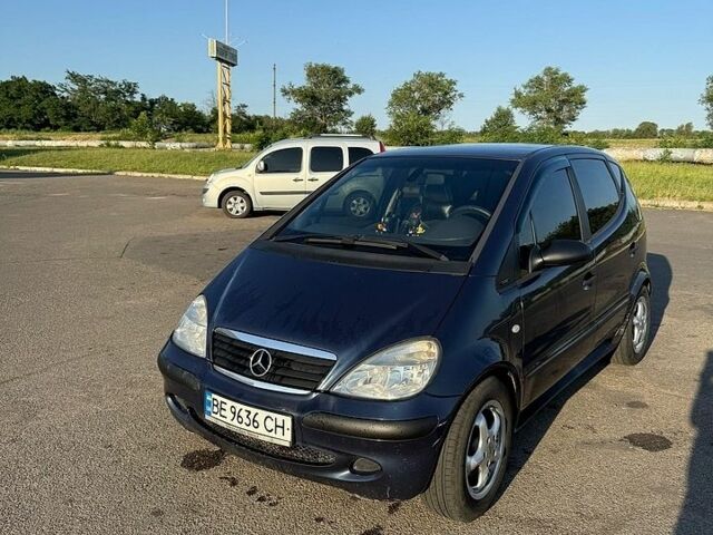 Синій Мерседес А клас, об'ємом двигуна 1.6 л та пробігом 250 тис. км за 5300 $, фото 1 на Automoto.ua