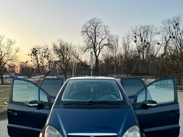 Синий Мерседес А класс, объемом двигателя 1.7 л и пробегом 267 тыс. км за 3700 $, фото 1 на Automoto.ua